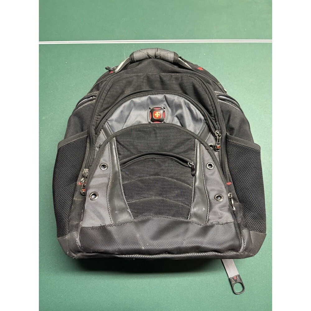 Wenger - SwissGear Clutch Backpack Laptop Case - Black/Gray
